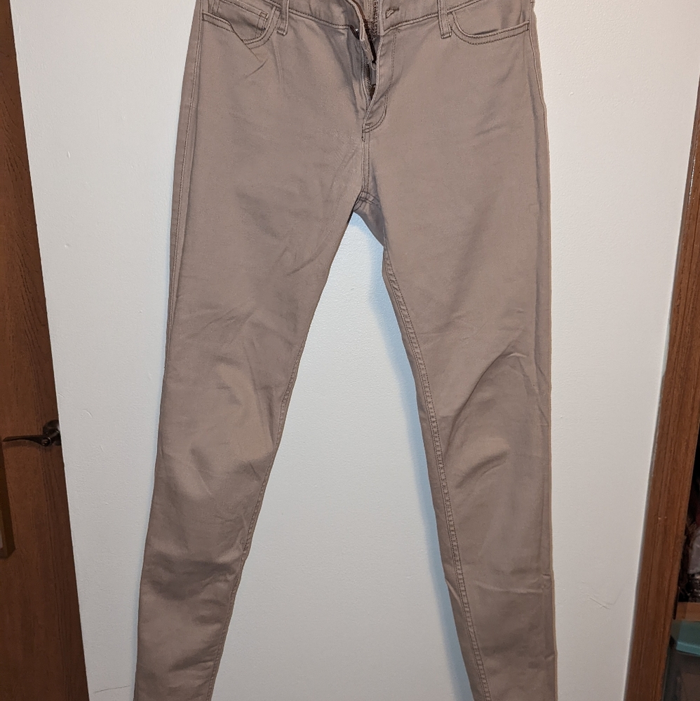 Hollister Low-Rise Khaki Pants 5 Long